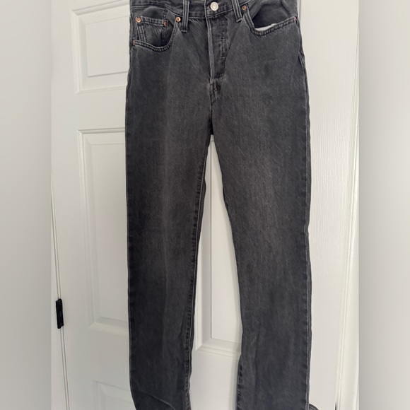 Levi 28x32 Jeans - Picture 4 of 4